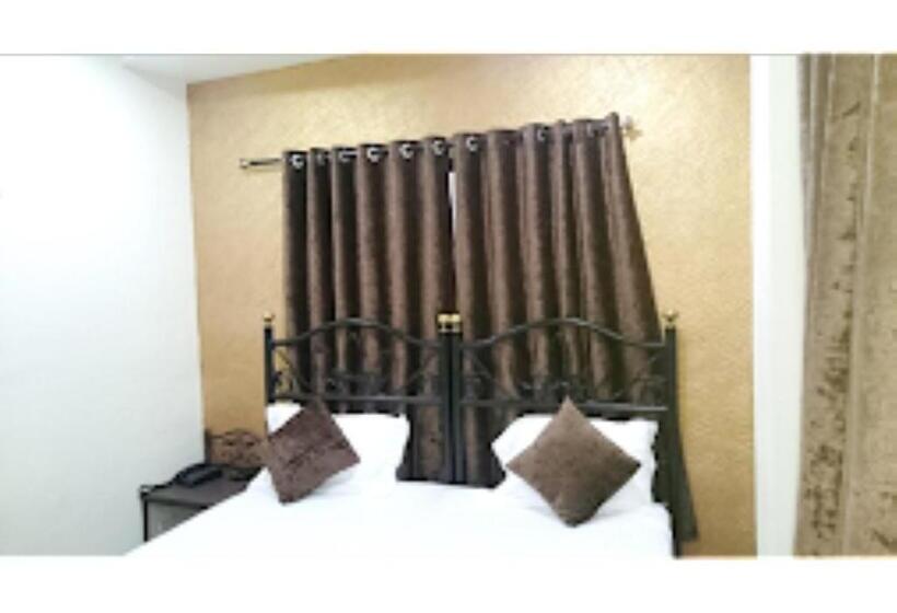 デラックスルーム, Preetam Aurangabad