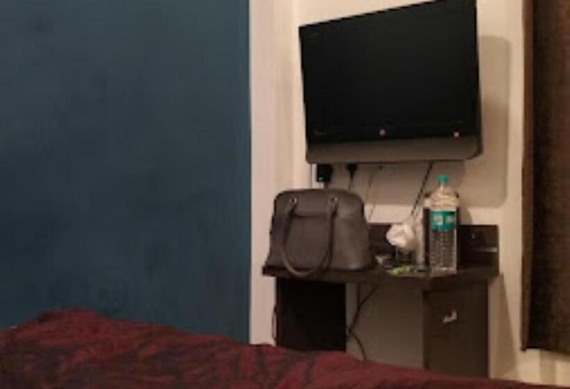 キングサイズベッドのデラックスルーム, Preetam Aurangabad