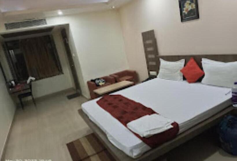 Номер Deluxe, Saraswati Inn,aurangabad