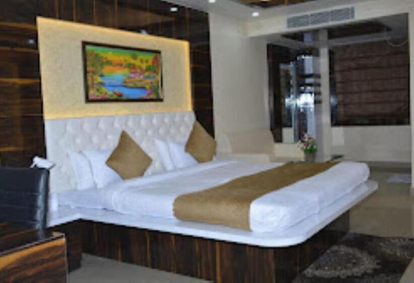 Номер Deluxe Кровать Кинг, Saraswati Inn,aurangabad