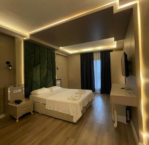 اتاق استاندارد یک نفره, Uğur Byc