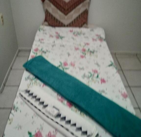 غرفة قياسية فردية حمام مشترك, Joinvillecenter Quarto Individual1