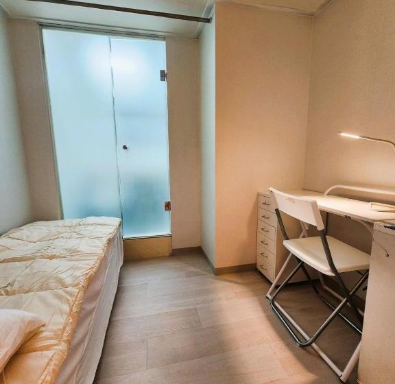 חדר אקונומי יחיד, Oreum Stay Myeongdong   Female Only