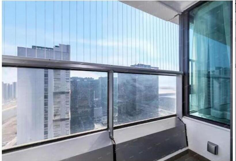 Номер Стандарт с Балконом, Royal Executive Apartment, Shenzhen World Exhibition & Convention Center, Nearby Shenzhen World Nort