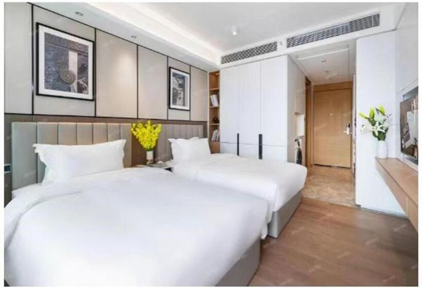 Номер Стандарт с Балконом, Royal Executive Apartment, Shenzhen World Exhibition & Convention Center, Nearby Shenzhen World Nort