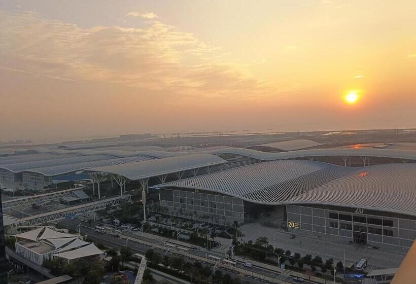 Номер Стандарт с Балконом, Royal Executive Apartment, Shenzhen World Exhibition & Convention Center, Nearby Shenzhen World Nort