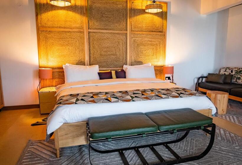 Suite with lake view, Tabebuia Spa And Safari Resort