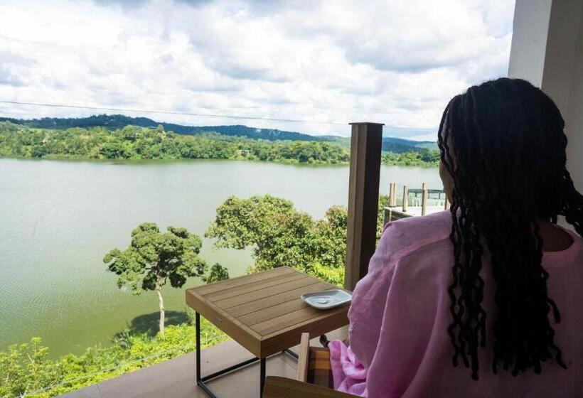 Suite with lake view, Tabebuia Spa And Safari Resort