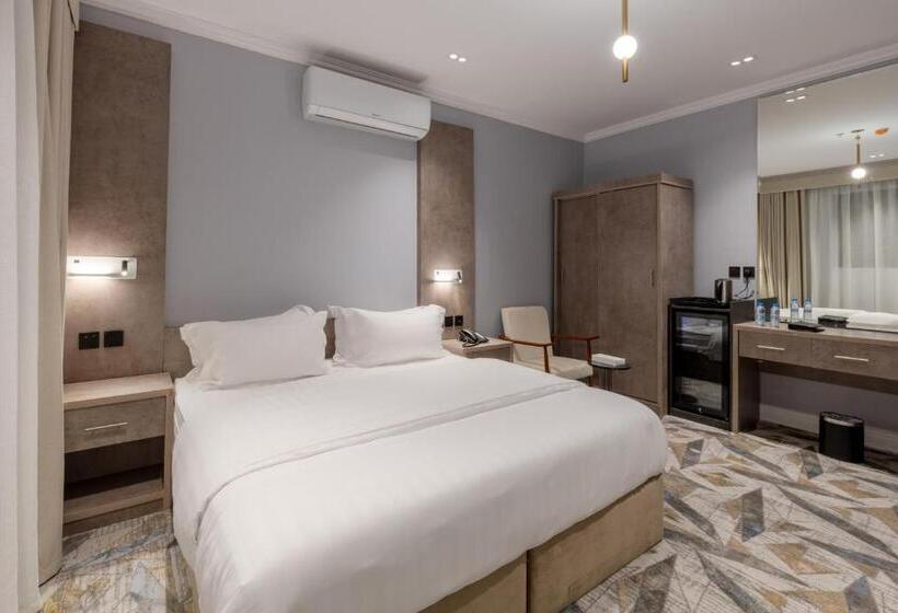 スタンダードスタジオ, فندق فاتوران