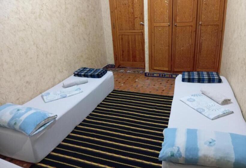 베이직 3인 룸, Kayezer