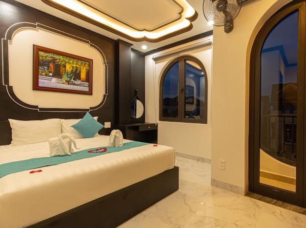 اتاق لوکس با بالکن, Simon House Hoi An