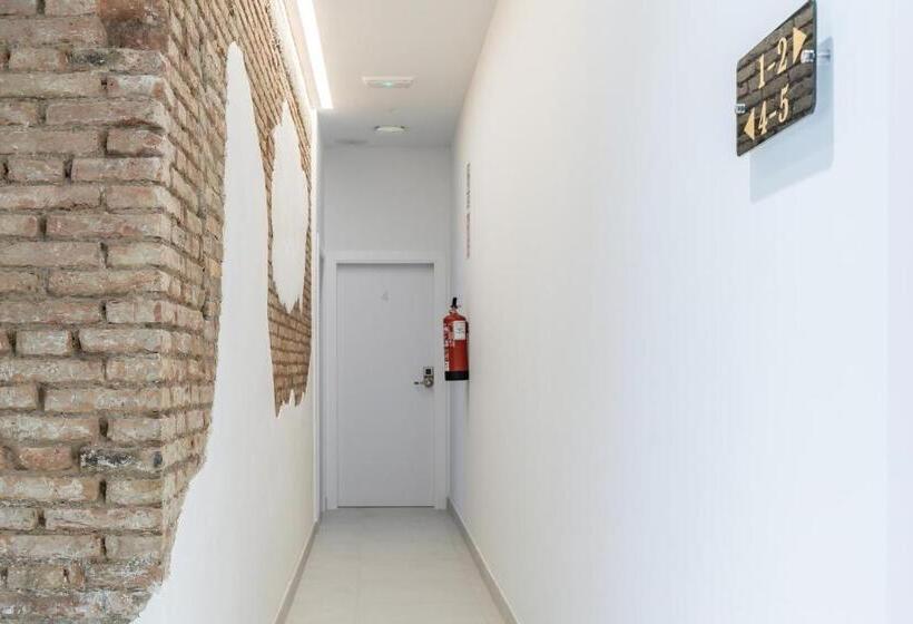 آپارتمان سوپریور 1 خوابه, Chic & Comfortable Apartment, Private Terrace