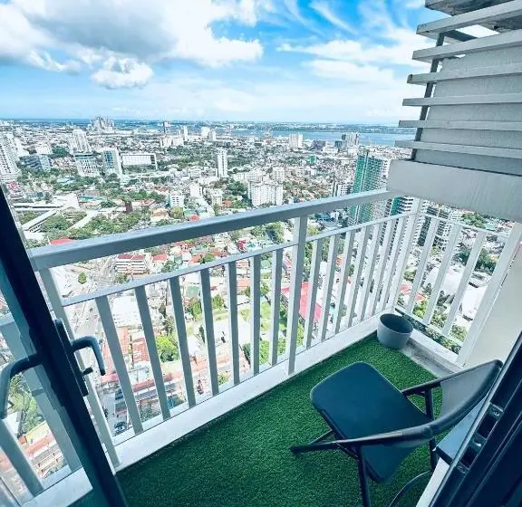 Perhehuone, C&l Property By Ancho