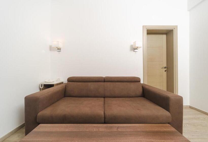 سوییت خانوادگی, 219 Budva