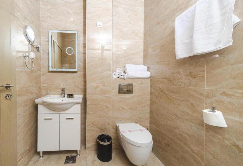 سوییت خانوادگی, 219 Budva