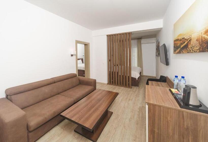 سوییت خانوادگی, 219 Budva