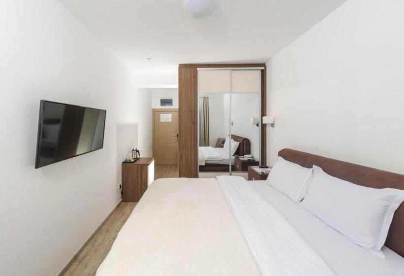 اتاق استاندارد, 219 Budva