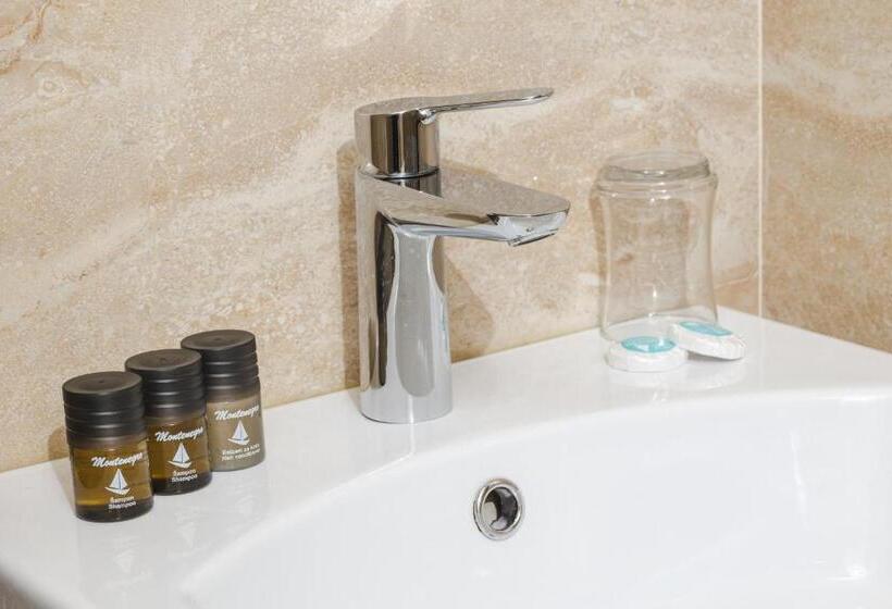 اتاق سوپریور, 219 Budva