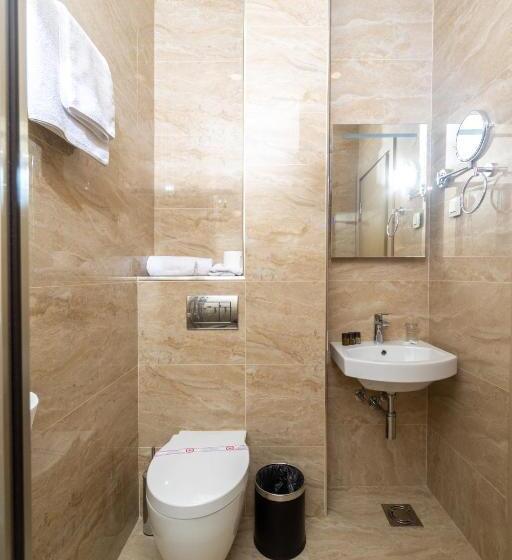 اتاق سوپریور, 219 Budva