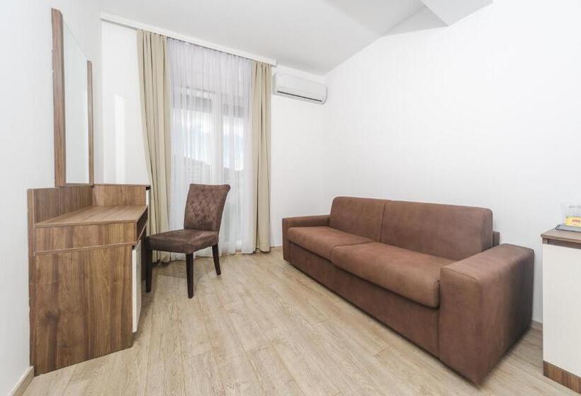 اتاق سوپریور, 219 Budva