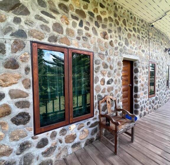 Economy Zimmer, บ้านชนเผ่า แคมป์ปิ้ง แอ็น รีสอร์ต