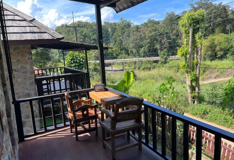 Standardzimmer mit Balkon, บ้านชนเผ่า แคมป์ปิ้ง แอ็น รีสอร์ต