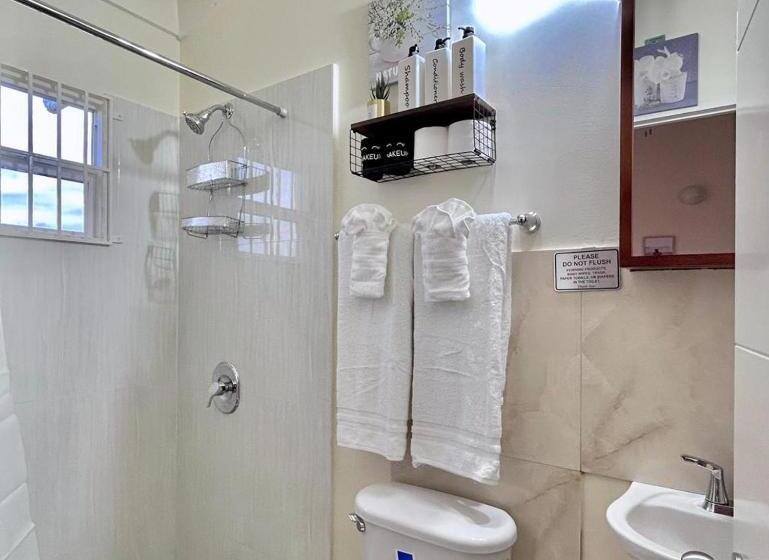 اتاق لوکس, Coastal Cay Villa