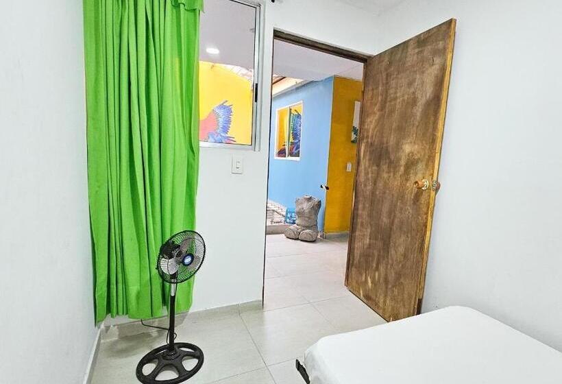 اتاق استاندارد یک تخته با سرویس بهداشتی مشترک, La Mercedes Lite Hostal By Mh