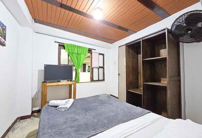 اتاق استاندارد با سرویس بهداشتی مشترک, La Mercedes Lite Hostal By Mh