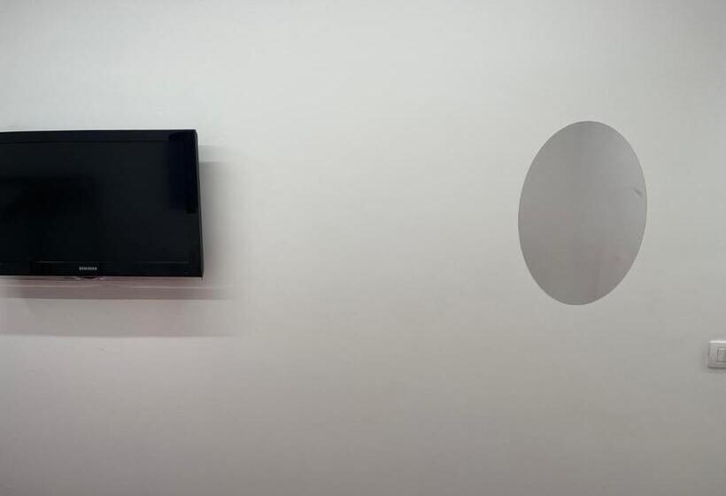 اتاق استاندارد سه تخته با بالکن, Lux House Naples Airport