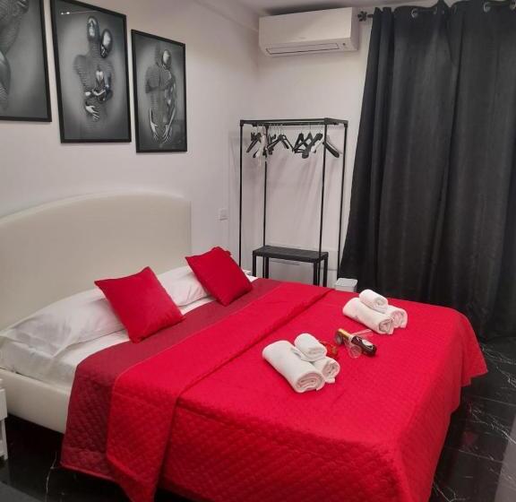 اتاق استاندارد سه تخته با بالکن, Lux House Naples Airport