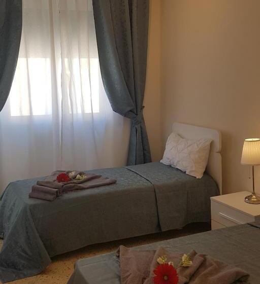 דירת שלושה חדרים, Residenze Benedetto Croce