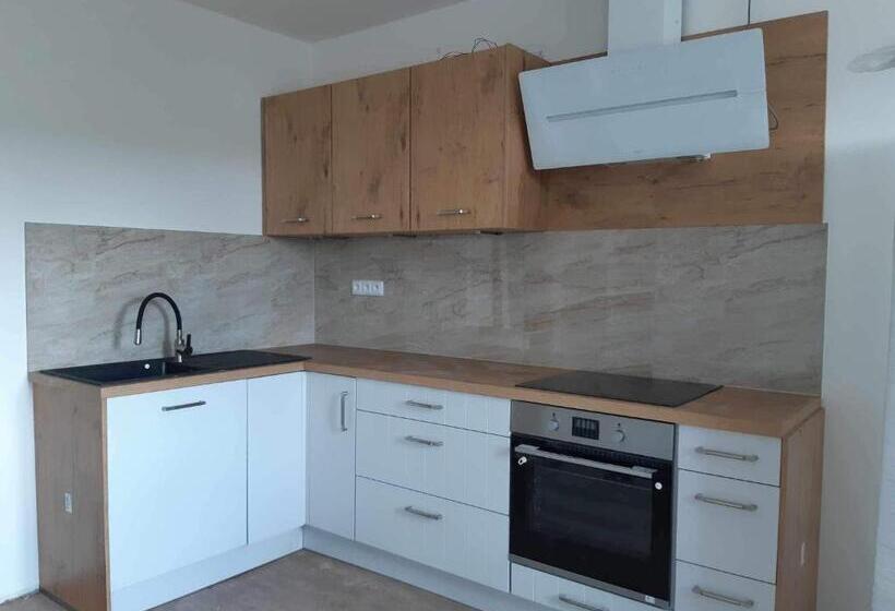 스탠다드 룸, Restaurace Hamburk S Ubytováním