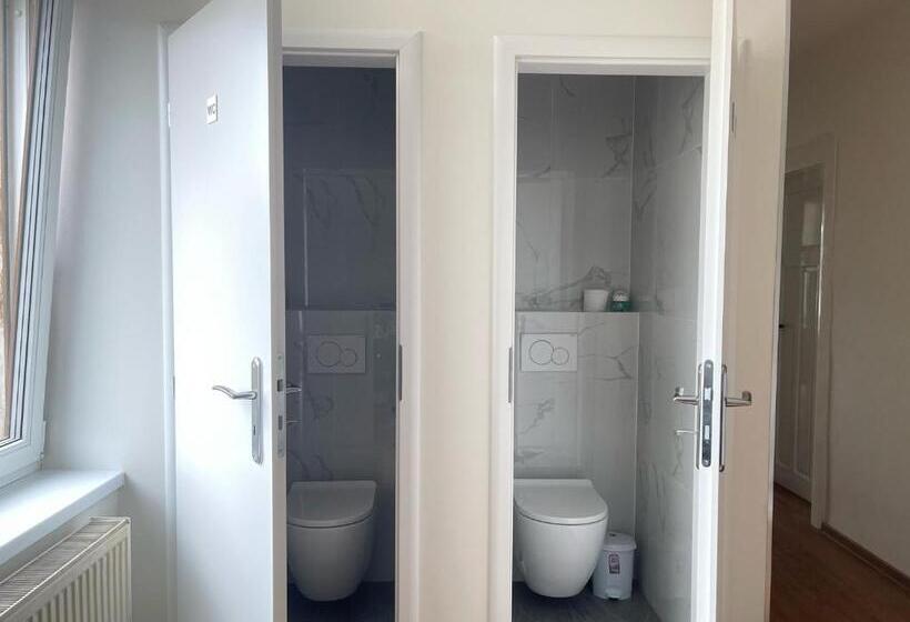 스탠다드 트리플 룸, Restaurace Hamburk S Ubytováním