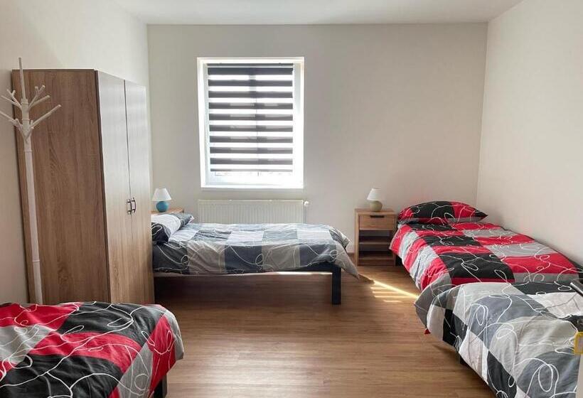 4인용 스탠다드 룸, Restaurace Hamburk S Ubytováním