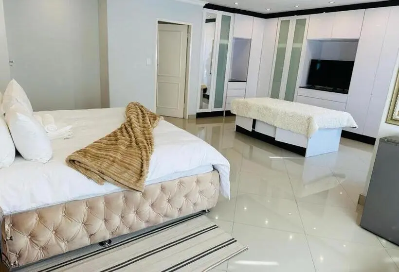 اتاق استاندارد, The Hide In Sandton