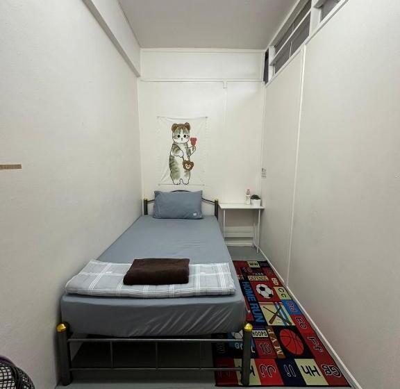 标准单人间共用浴室, Madam Guesthouse