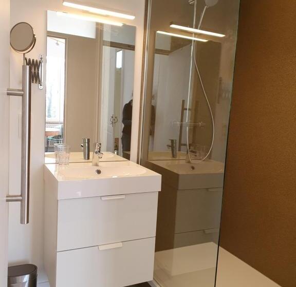 غرفة قياسية, Le Chateau Blanc