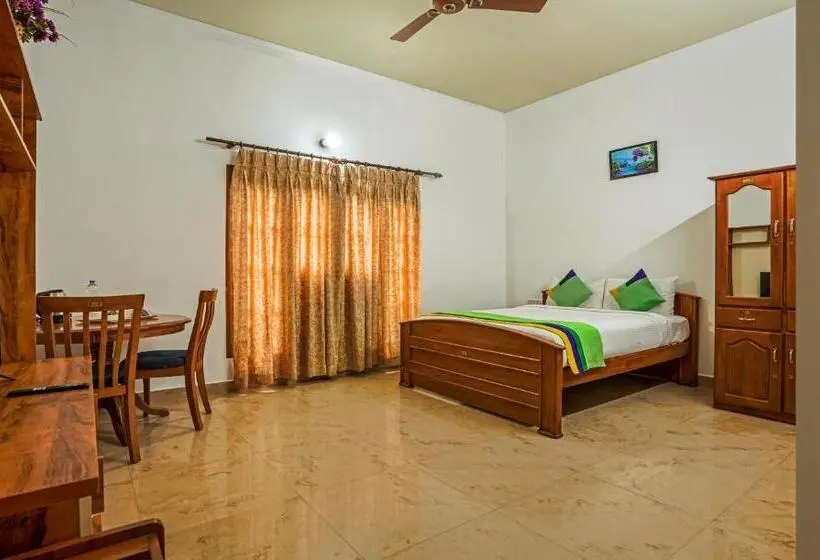 スタンダードルーム, Itsy Hotels Classiyo Munnar Crown Resorts With Balcony