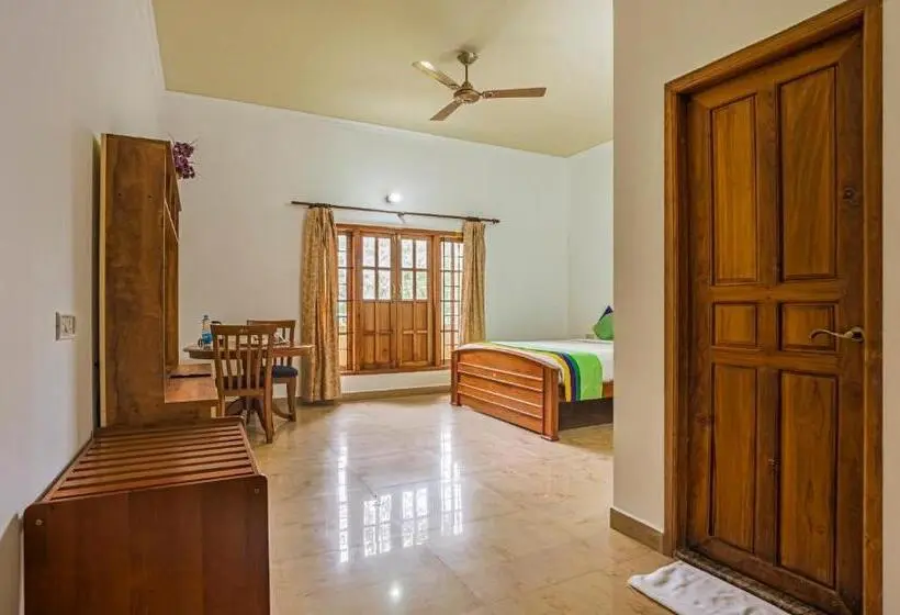 スタンダードルーム, Itsy Hotels Classiyo Munnar Crown Resorts With Balcony