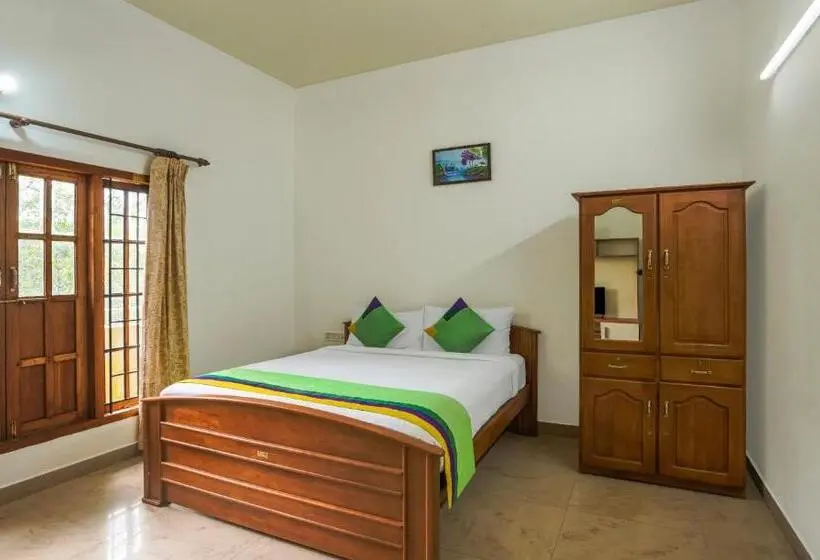 スタンダードルーム, Itsy Hotels Classiyo Munnar Crown Resorts With Balcony