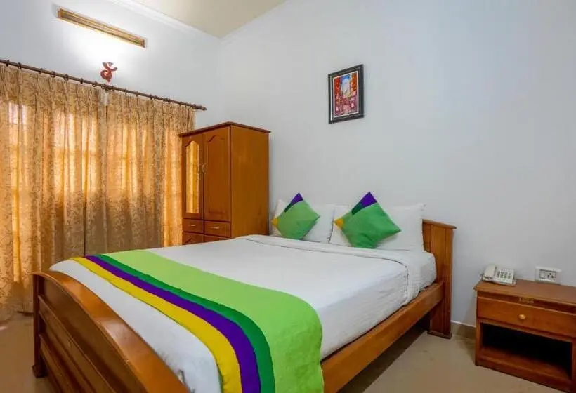 デラックスルーム, Itsy Hotels Classiyo Munnar Crown Resorts With Balcony
