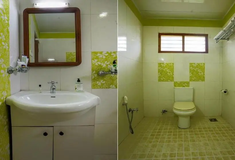 デラックスルーム, Itsy Hotels Classiyo Munnar Crown Resorts With Balcony