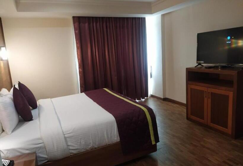 디럭스 룸, Jvk Park Hotel Kerala