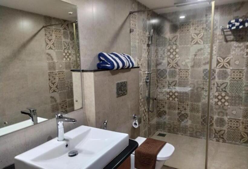 스탠다드 룸 킹사이즈 침대, Jvk Park Hotel Kerala