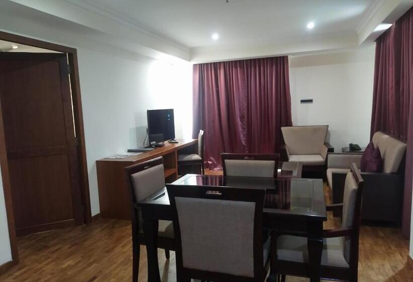 스탠다드 룸 킹사이즈 침대, Jvk Park Hotel Kerala