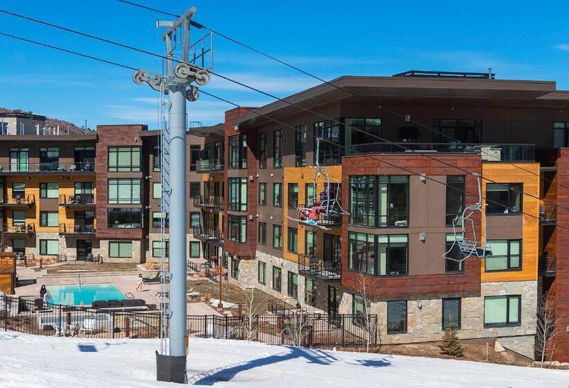 스탠다드 룸 킹사이즈 침대, Lift By All Seasons Resort Lodging