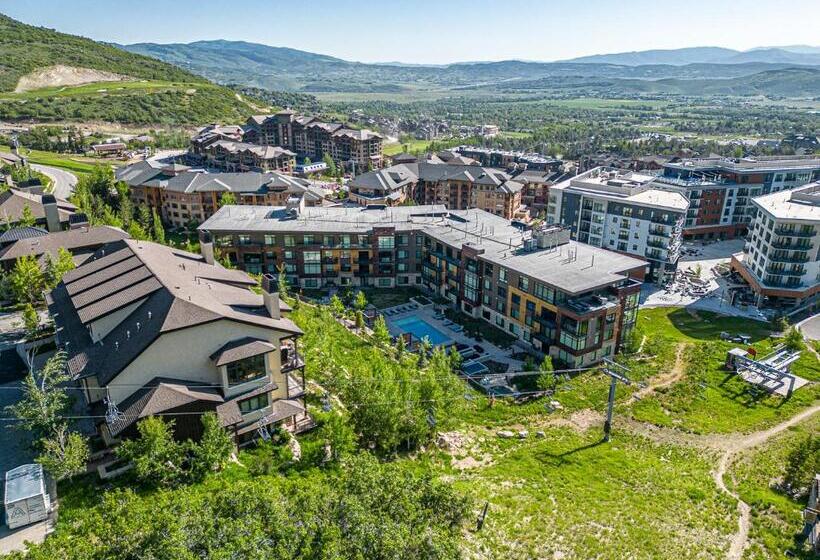 Номер Deluxe Кровать Кинг, Lift By All Seasons Resort Lodging