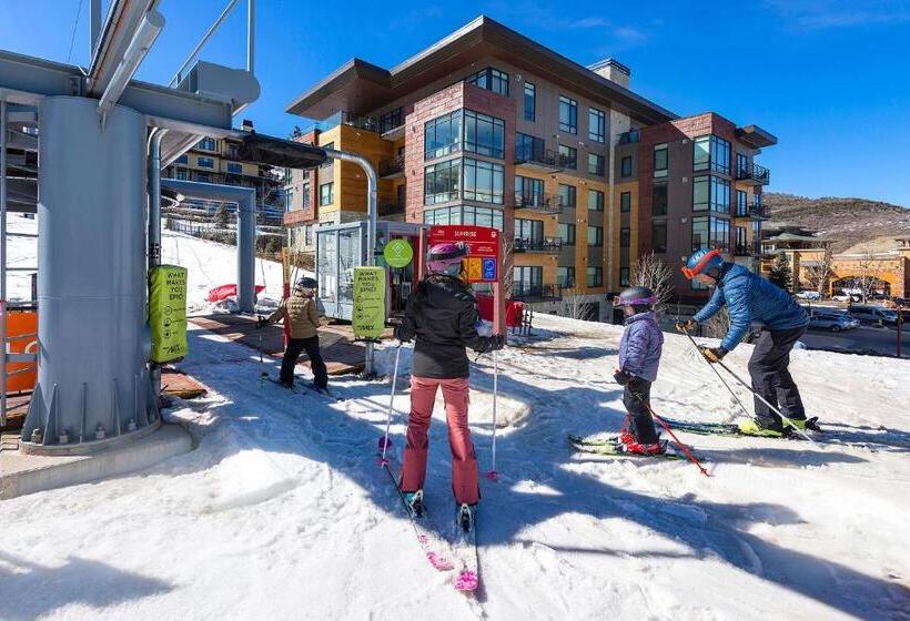 스탠다드 룸 킹사이즈 침대, Lift By All Seasons Resort Lodging