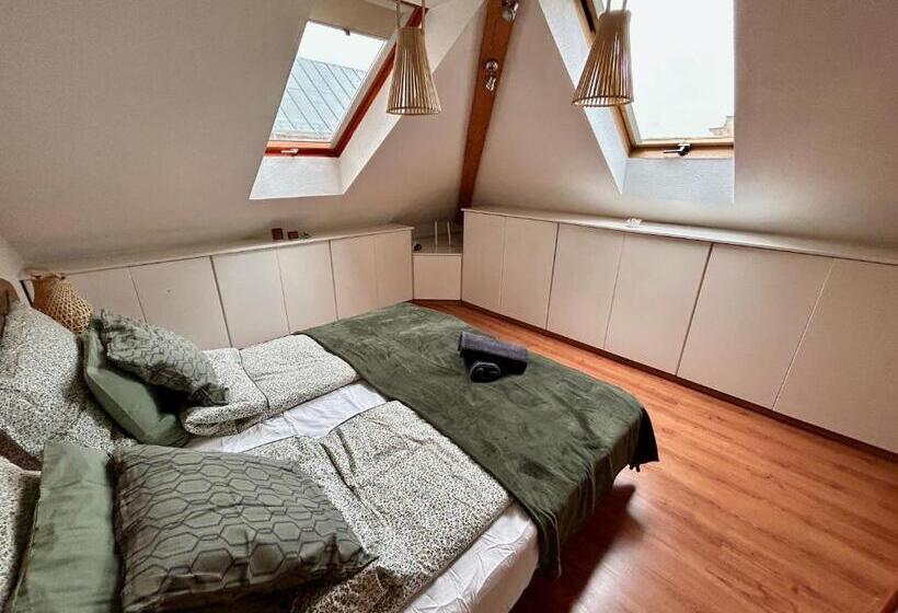 آپارتمان 1 خوابه, Acme Apartments